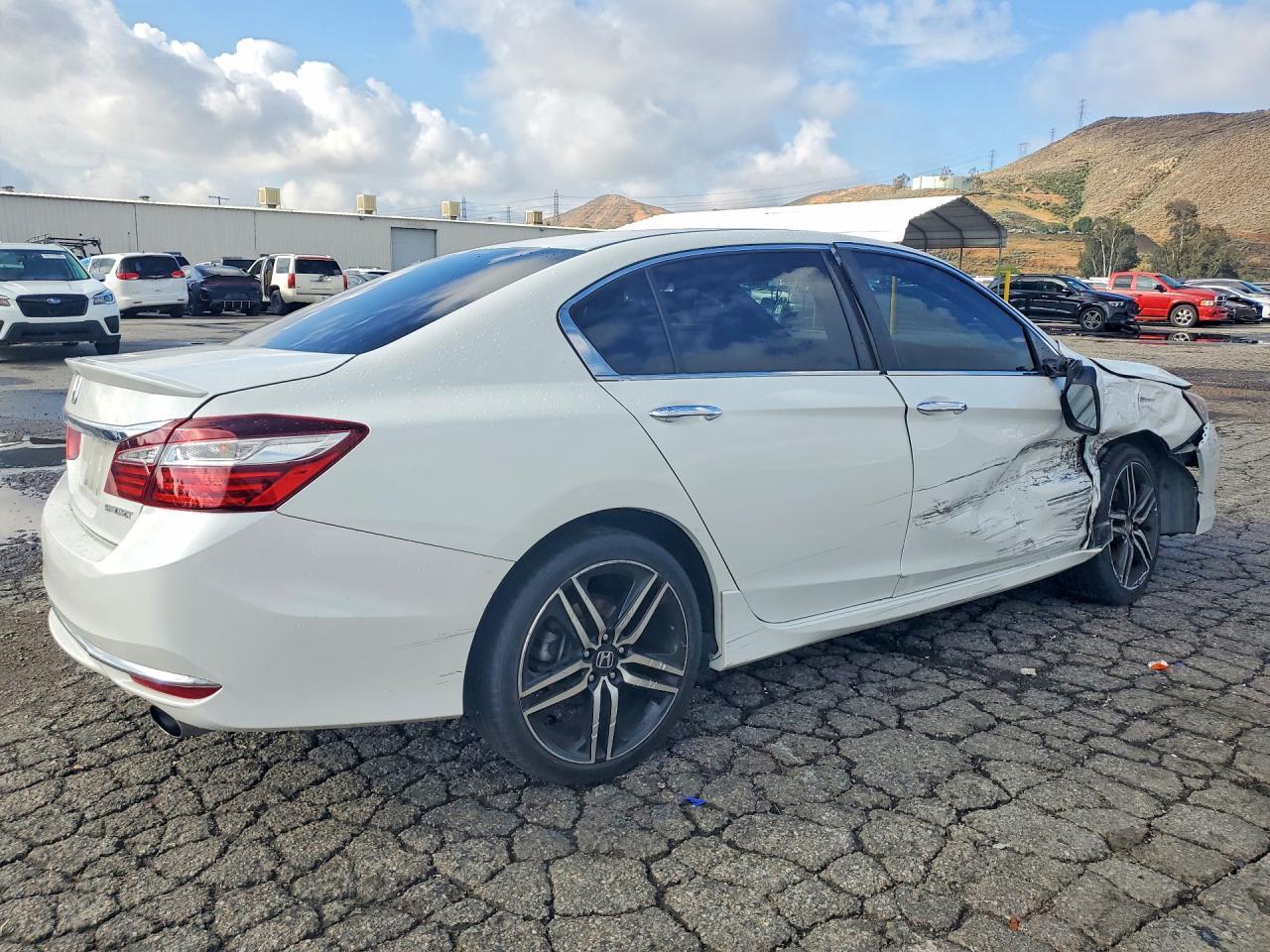 2016 HONDA ACCORD