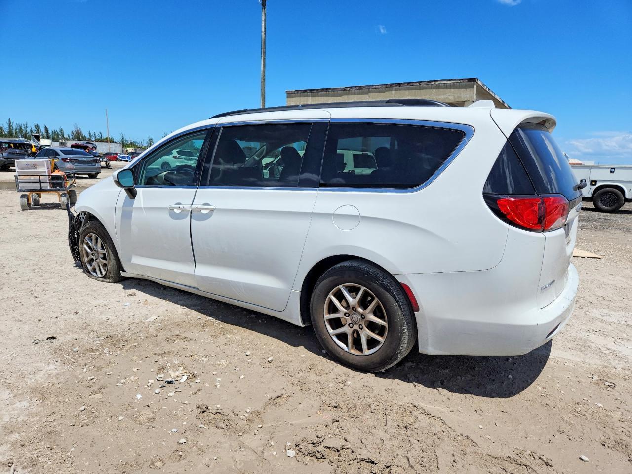 2020 CHRYSLER Voyager