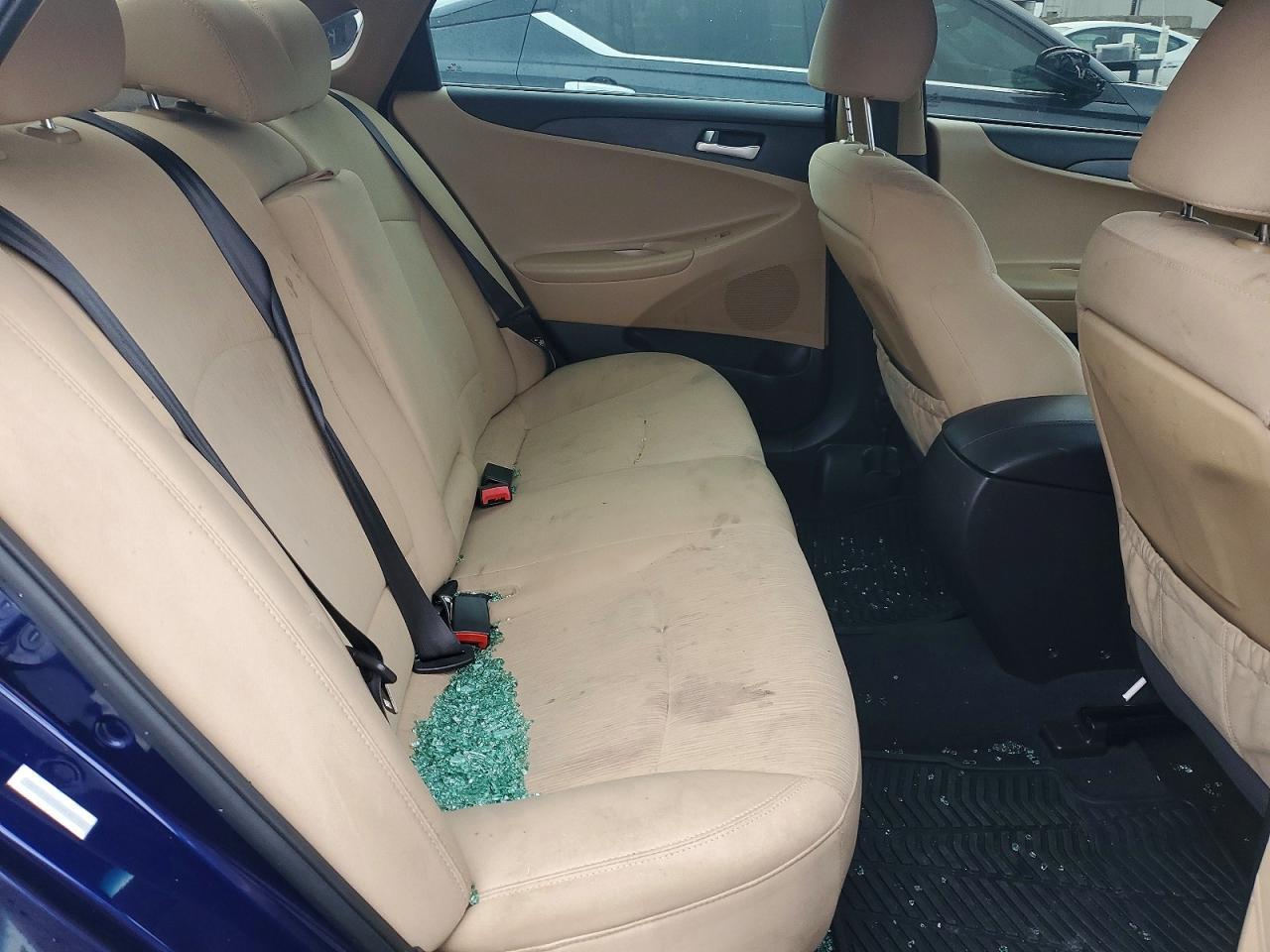 2011 HYUNDAI SONATA