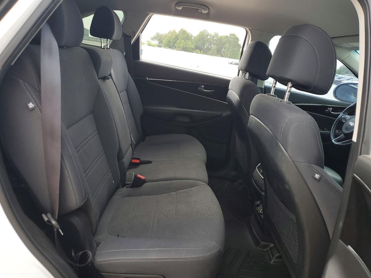2017 KIA SORENTO