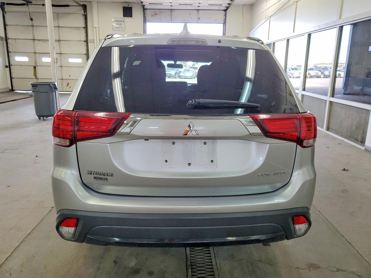 2018 MITSUBISHI outlander