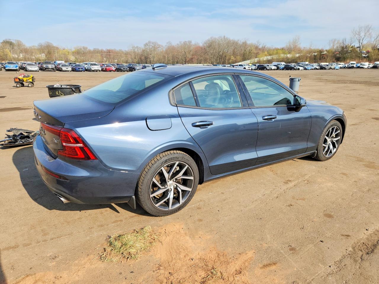 2019 VOLVO S60