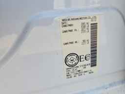2022 NISSAN LEAF
