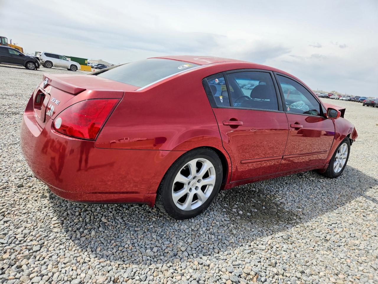 2005 NISSAN Maxima