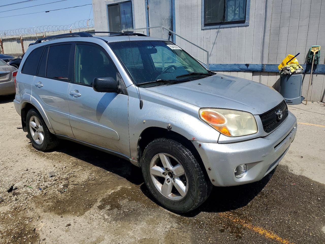 2004 TOYOTA RAV4