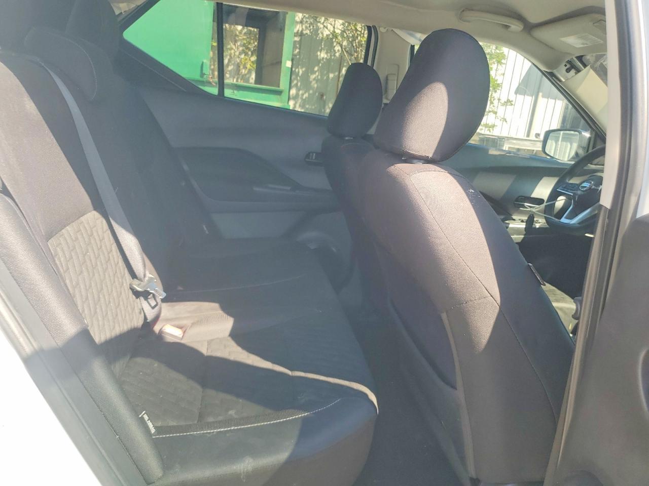 2021 NISSAN KICKS
