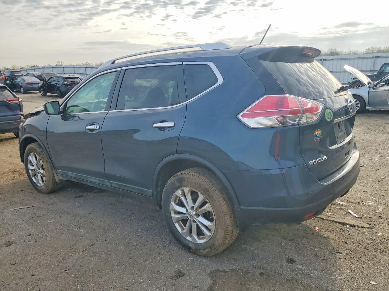 2015 NISSAN ROGUE