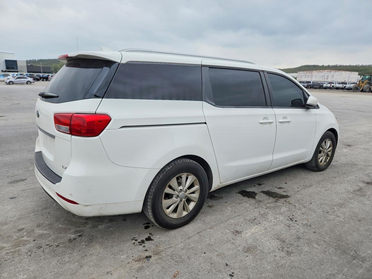 2016 KIA SEDONA