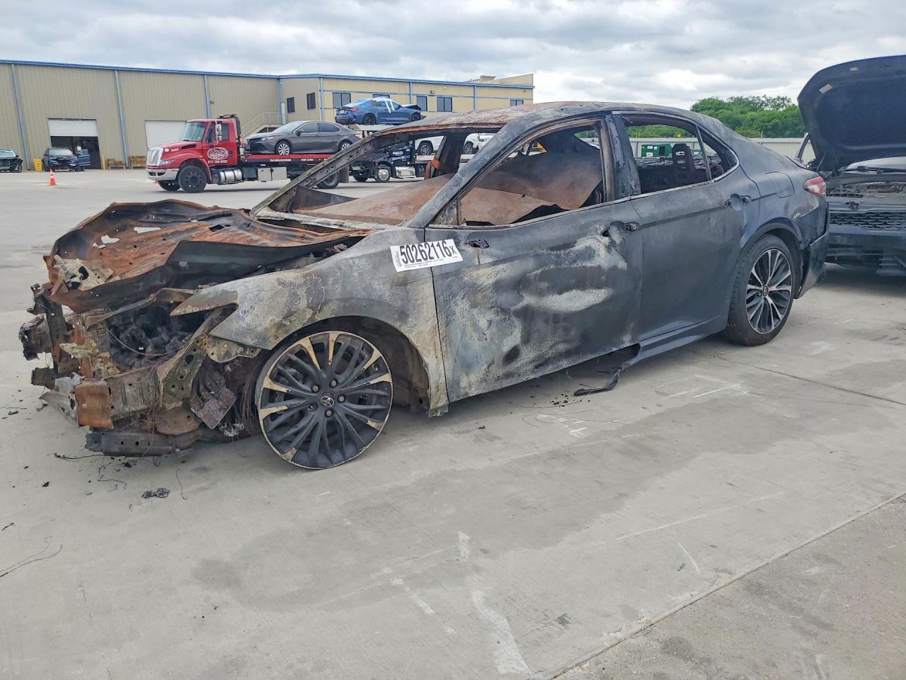 2018 TOYOTA CAMRY