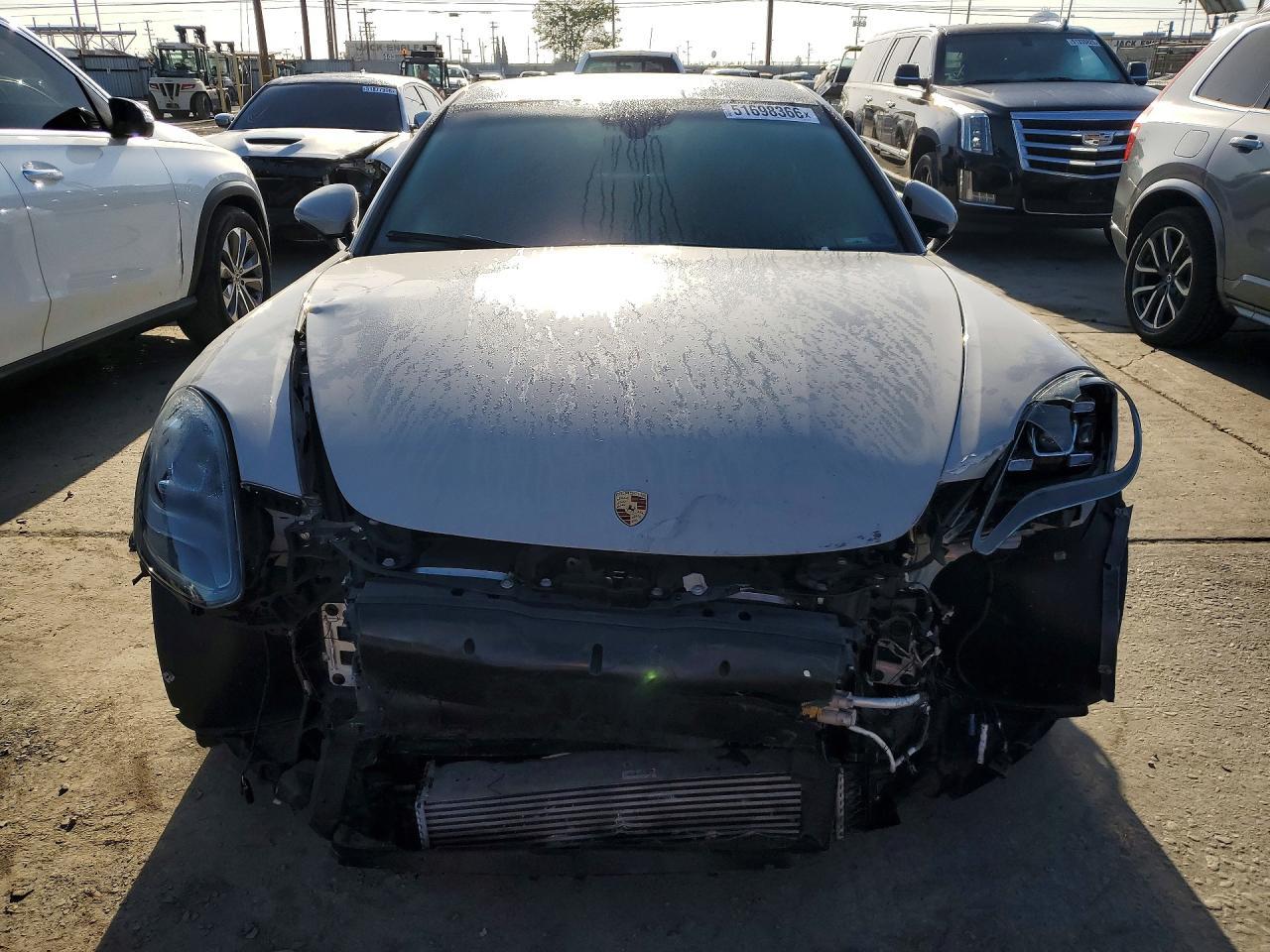 2018 PORSCHE Panamera