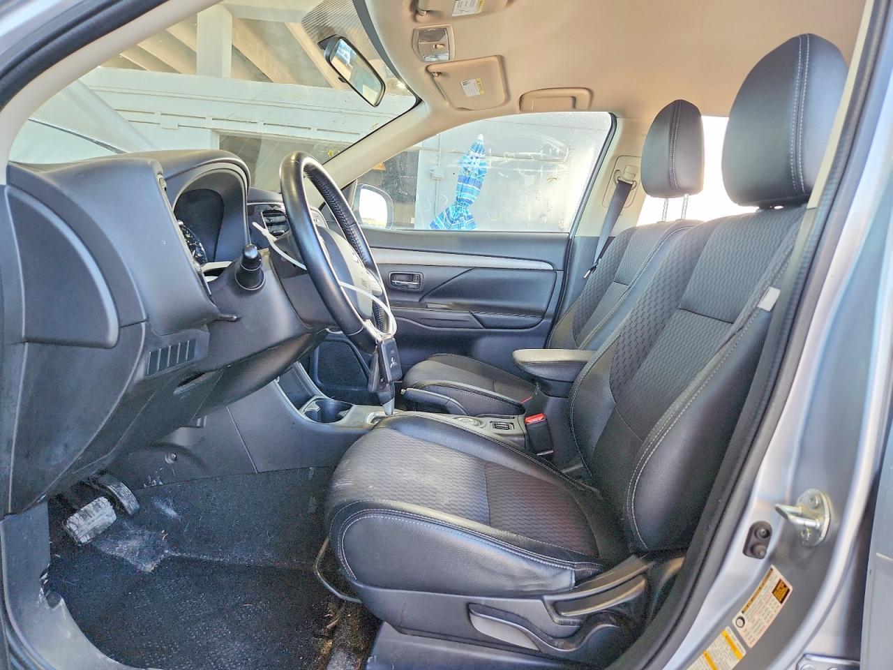 2015 MITSUBISHI outlander
