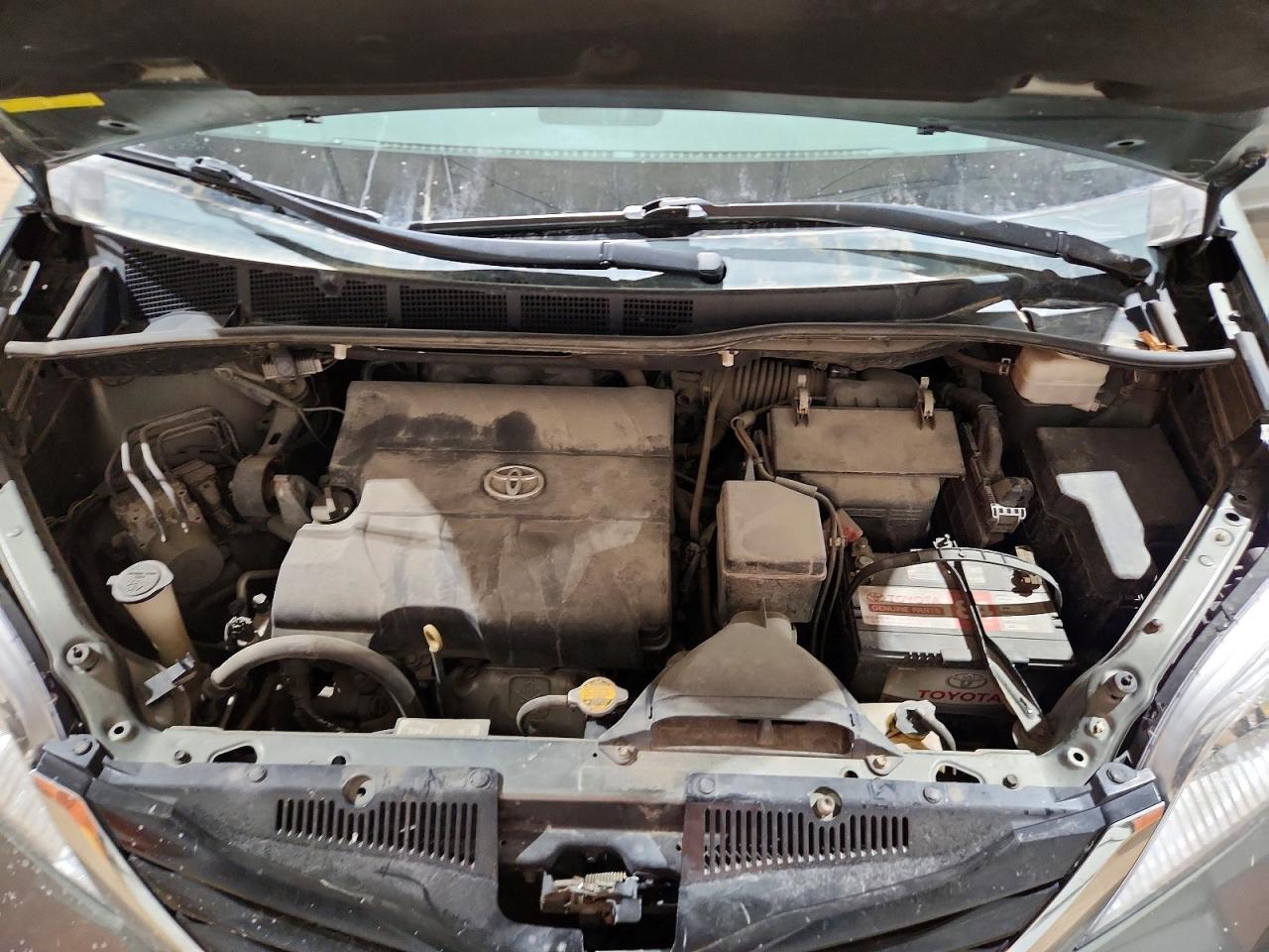 2013 TOYOTA SIENNA