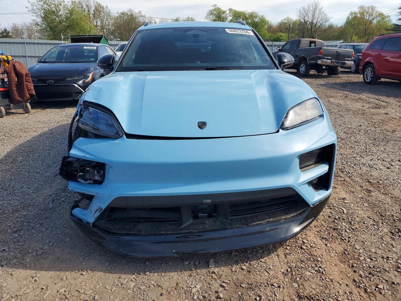 2025 PORSCHE Macan