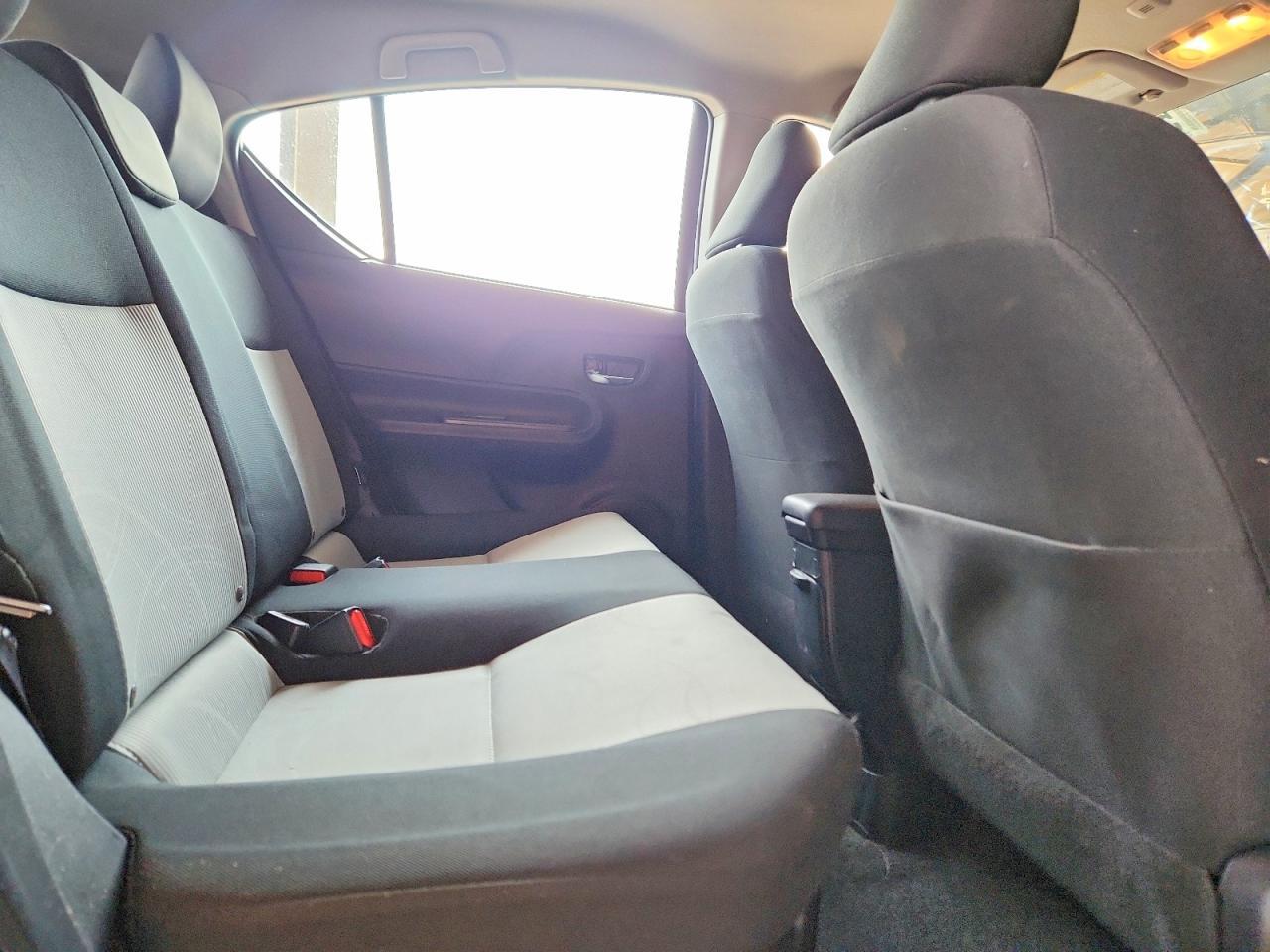 2015 TOYOTA Prius c