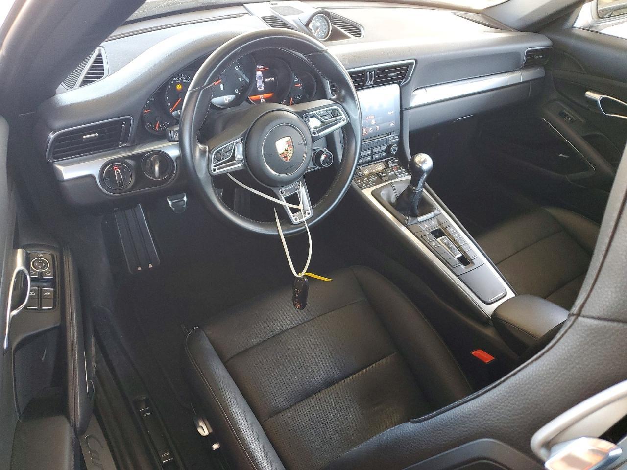 2018 PORSCHE 911