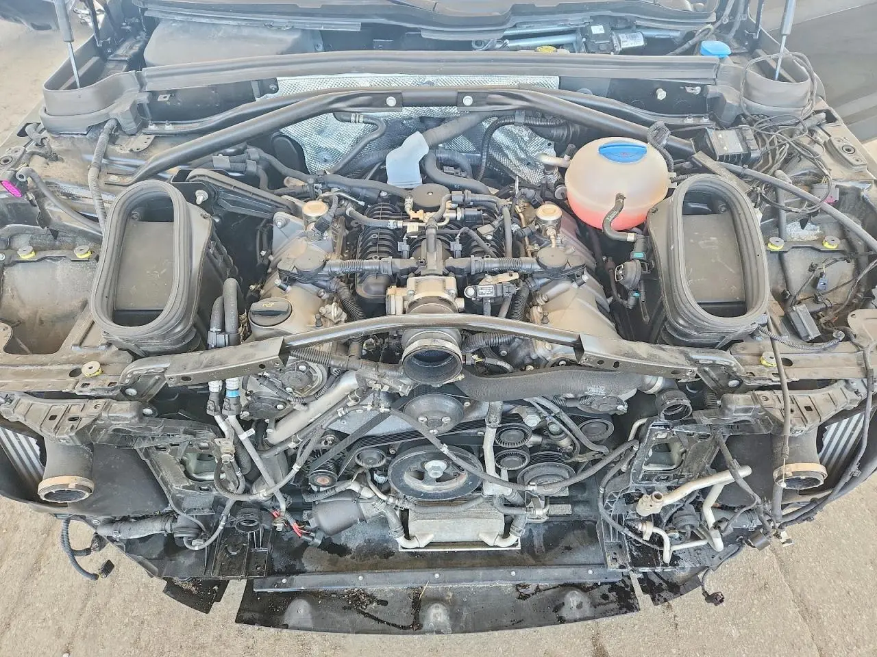 2016 PORSCHE Macan