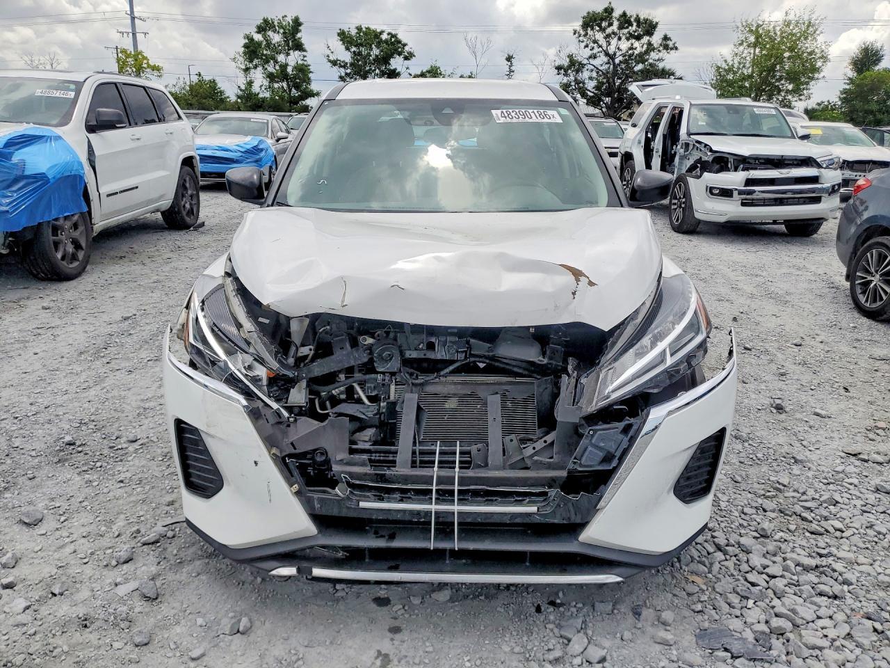 2022 NISSAN KICKS