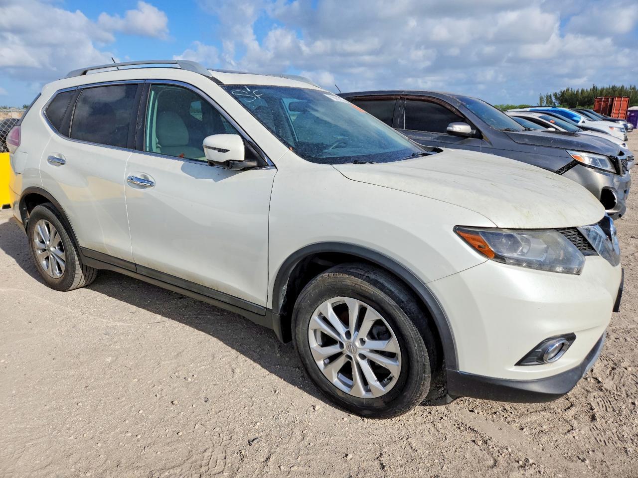2016 NISSAN ROGUE