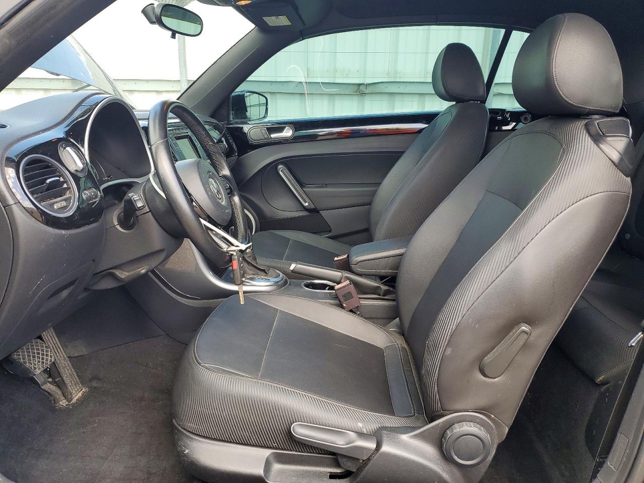 2018 VOLKSWAGEN Beetle