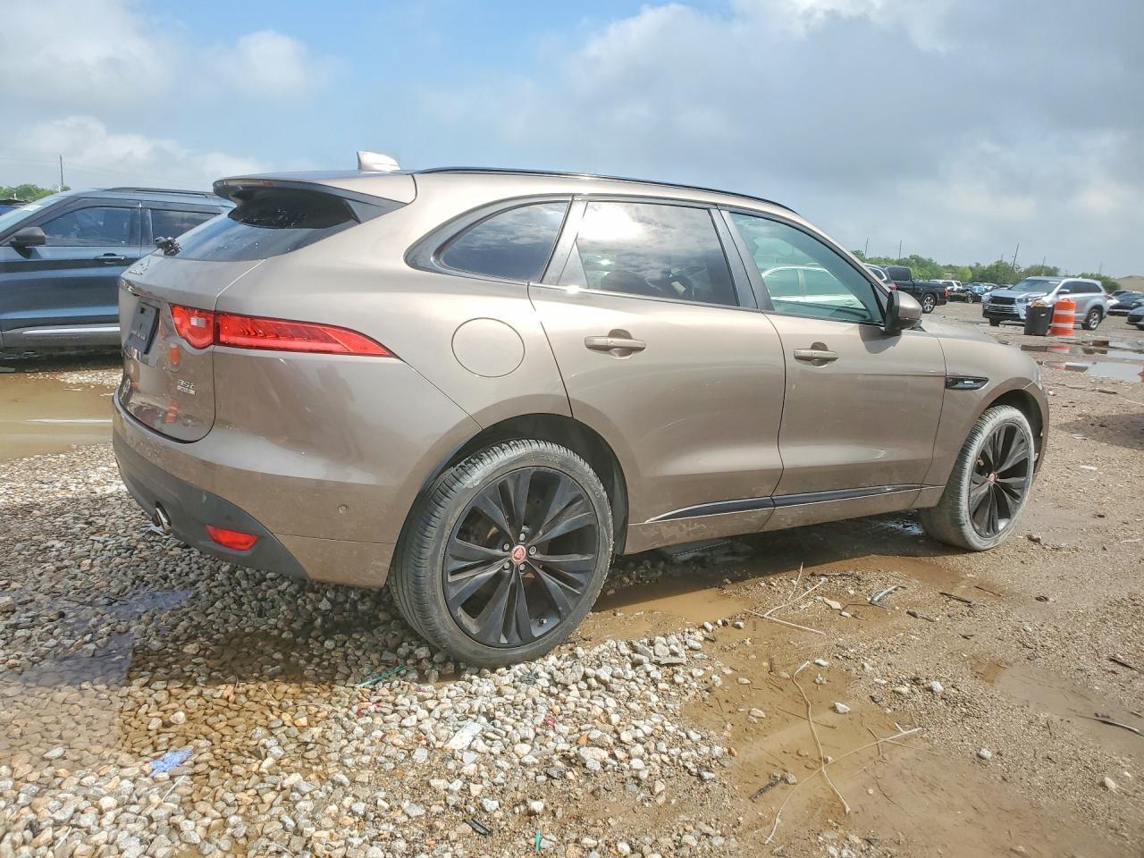 2017 JAGUAR F-Pace