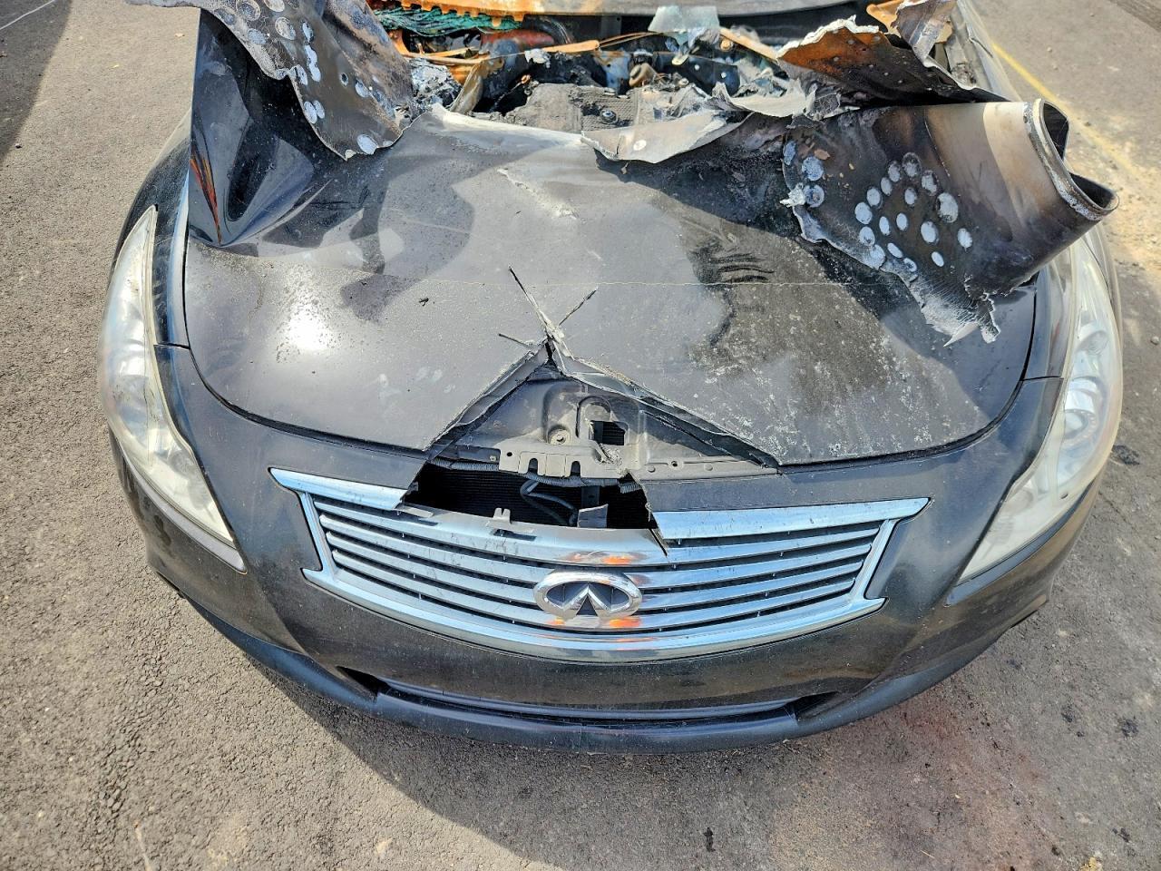 2011 INFINITI G37