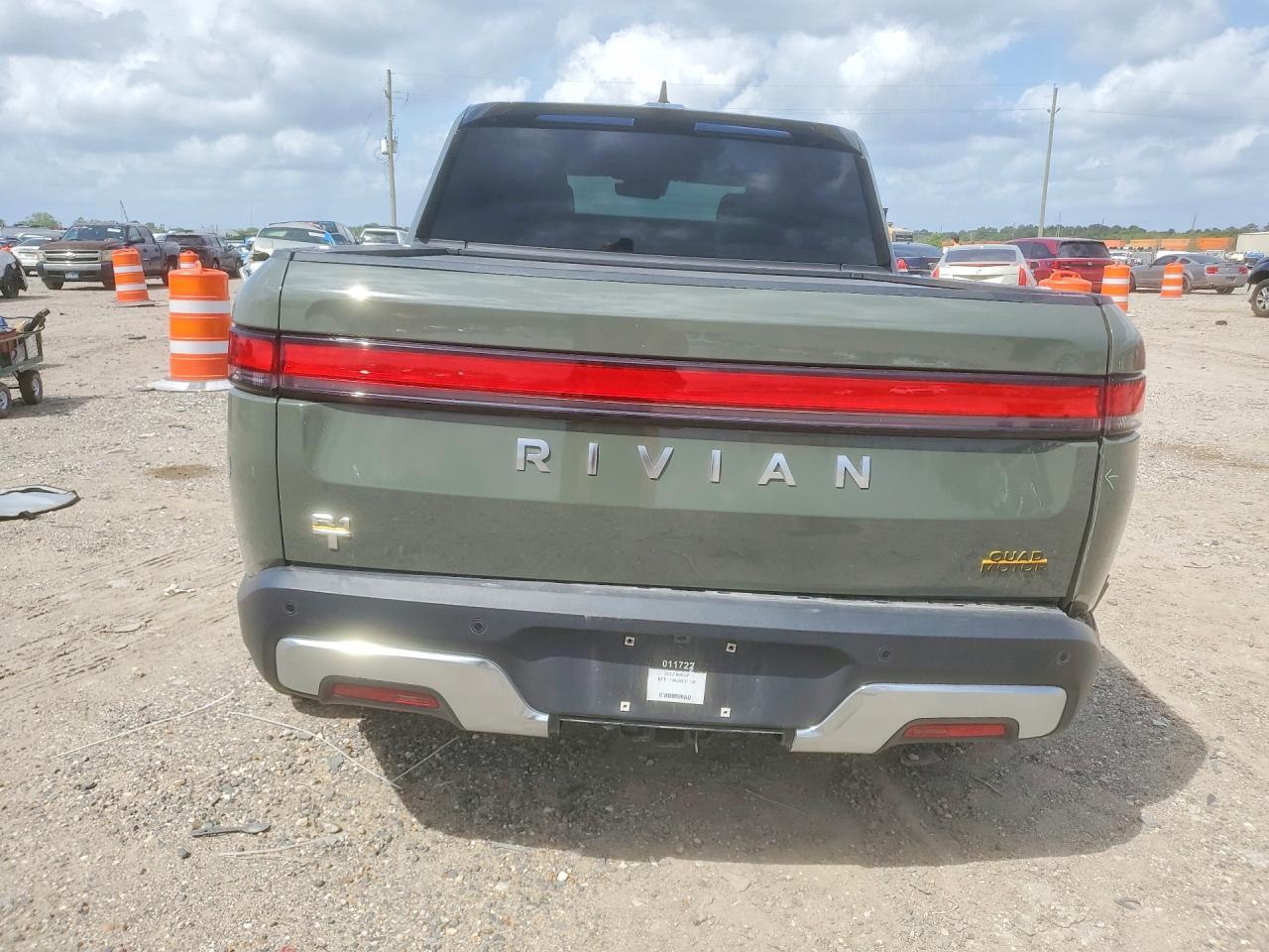 2022 RIVIAN R1t