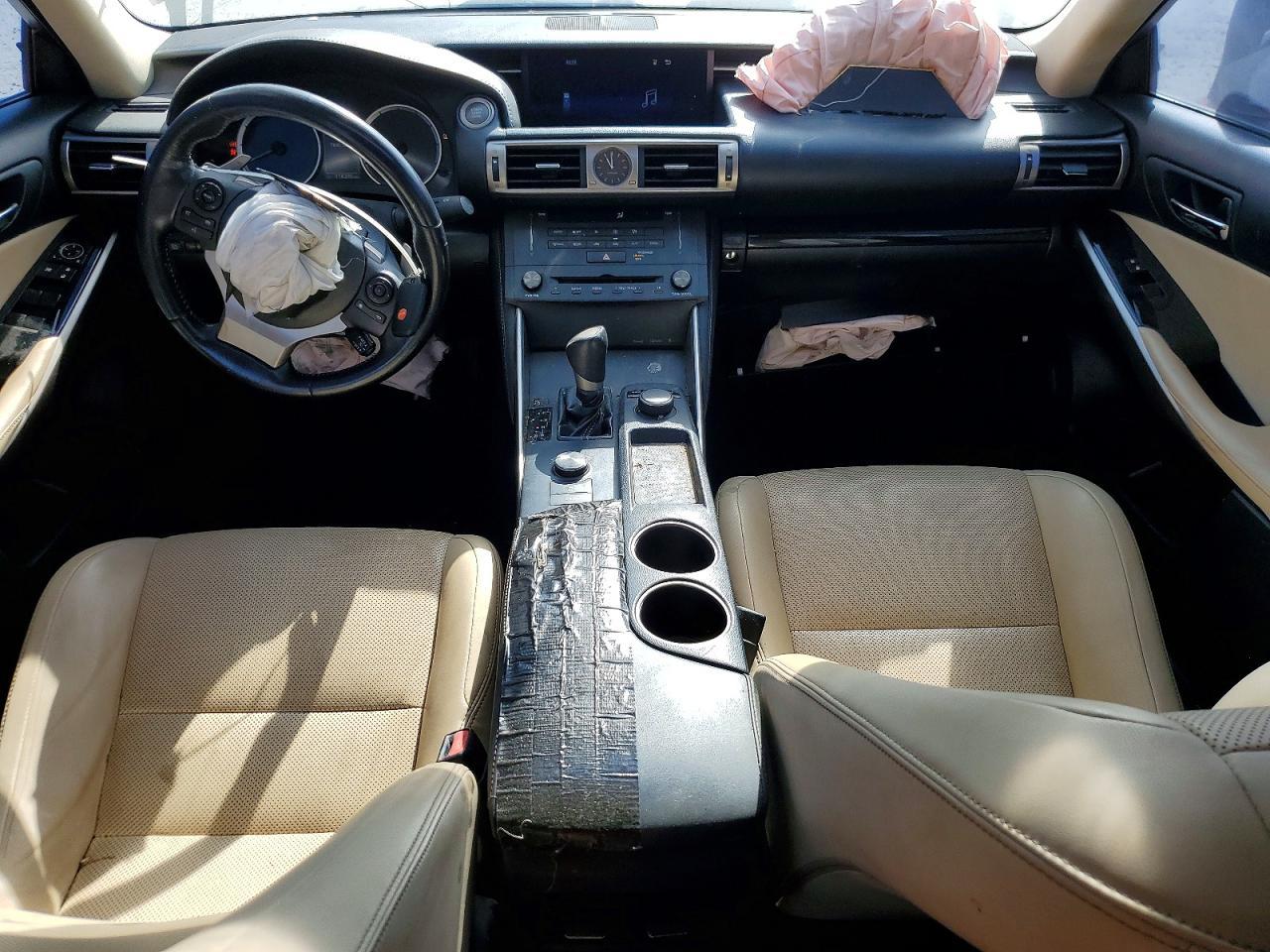 2016 LEXUS IS 200t