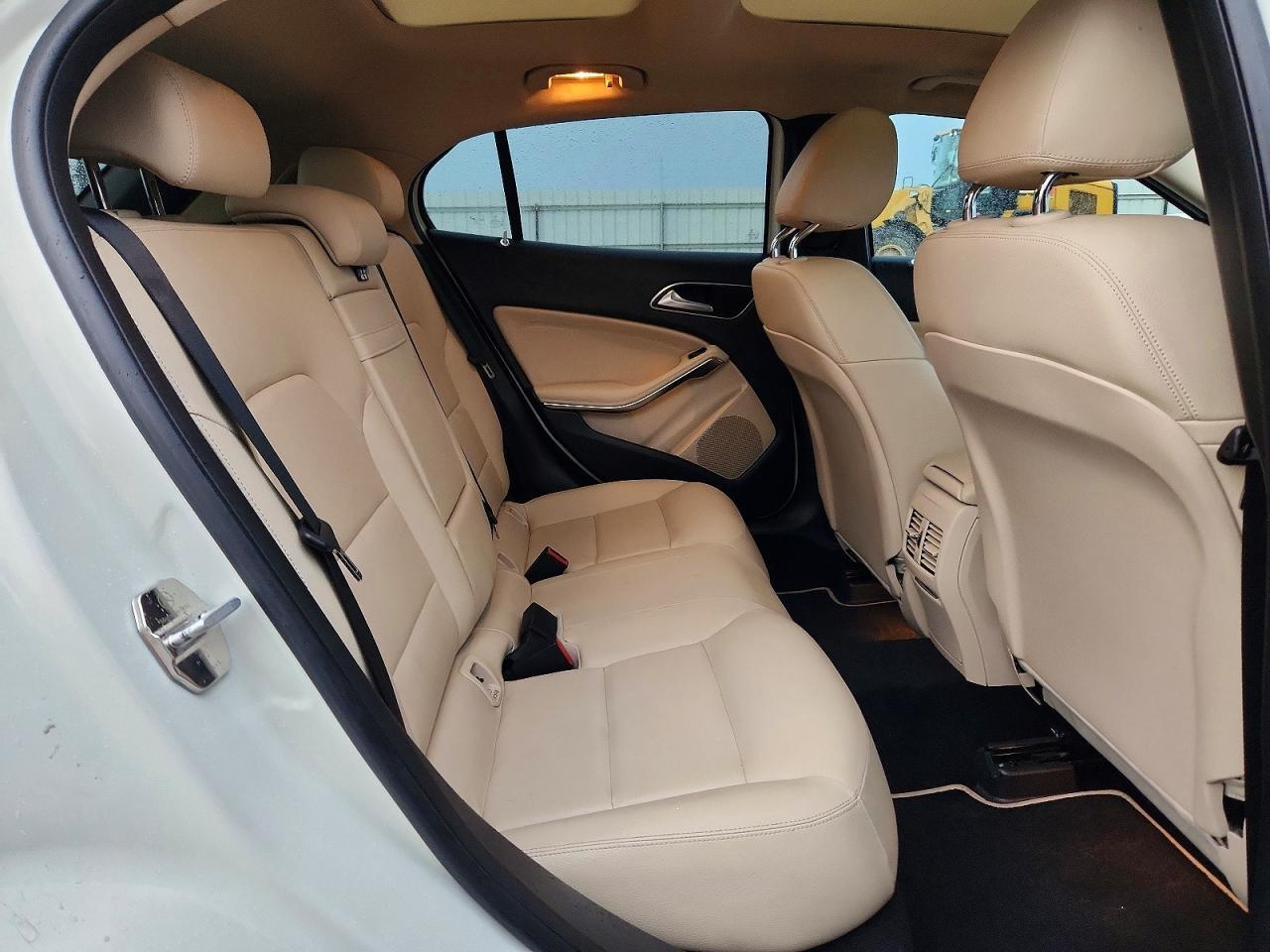 2015 MERCEDES-BENZ GLA-Class
