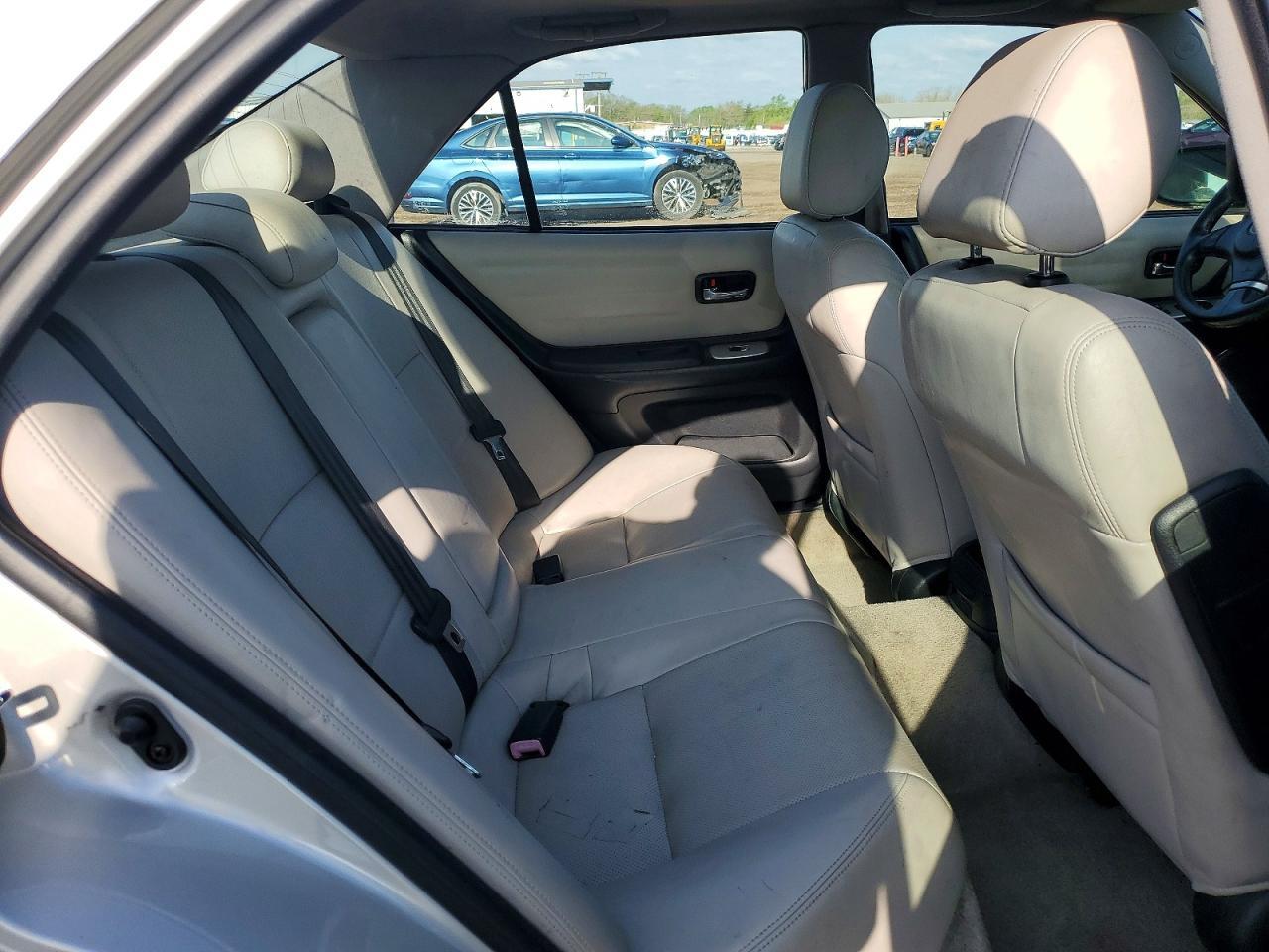 2004 LEXUS IS 300