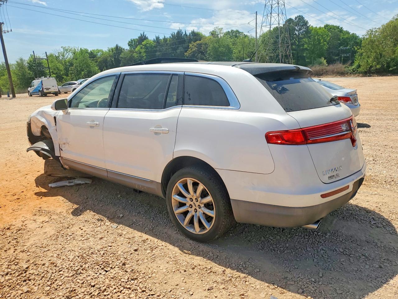 2011 LINCOLN MKT