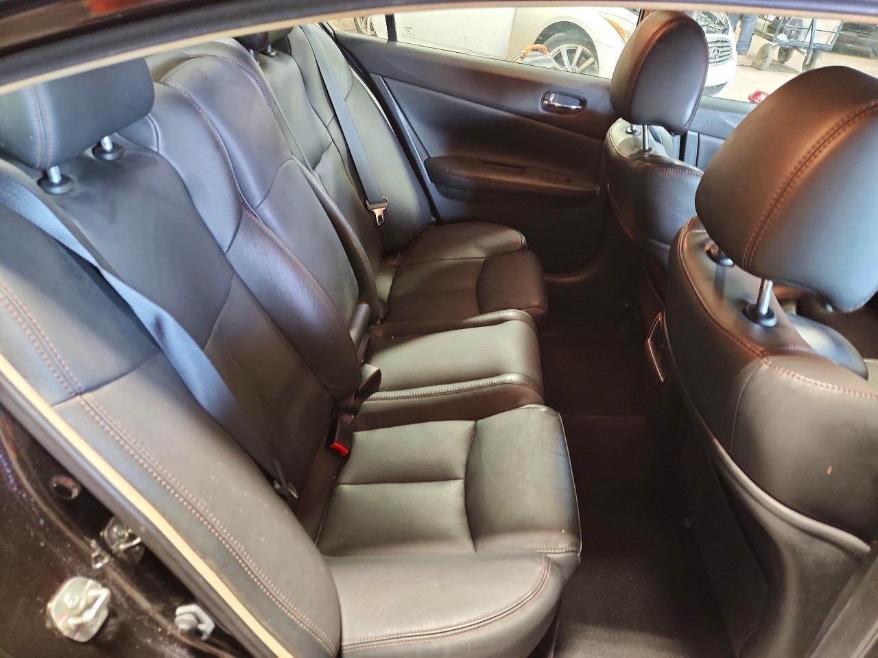 2014 NISSAN Maxima