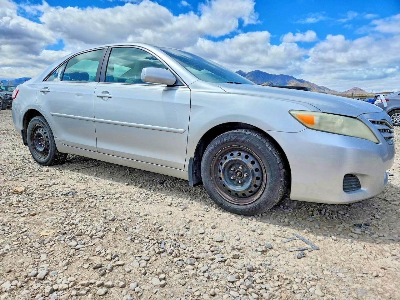 2011 TOYOTA CAMRY