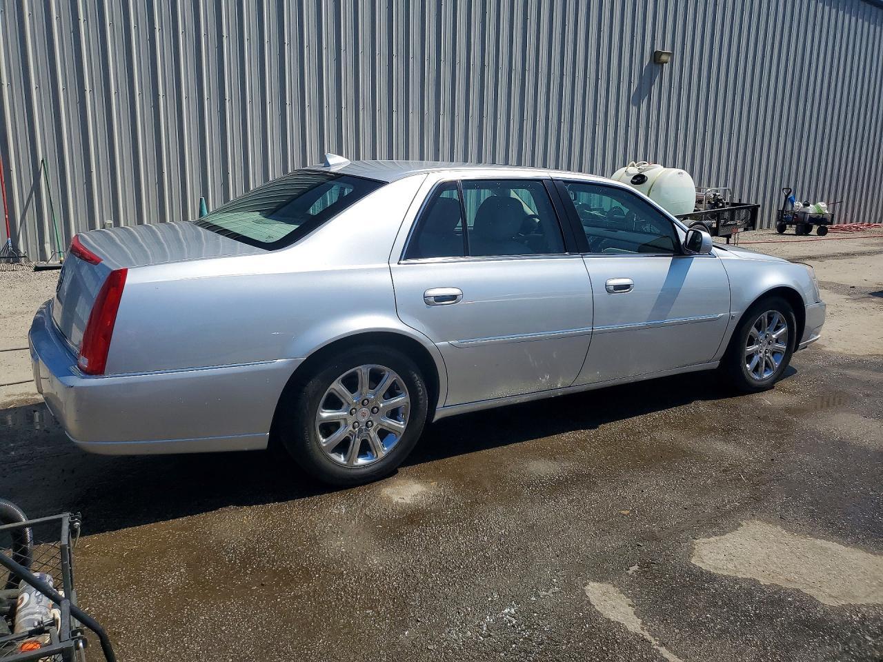 2009 CADILLAC DTS
