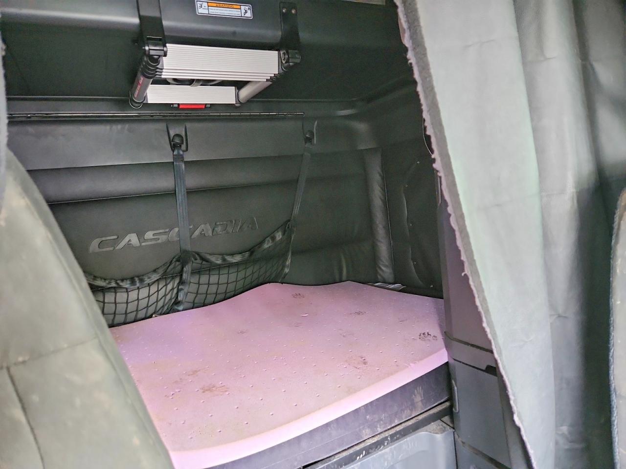 2023 FREIGHTLINER CASCADIA 126