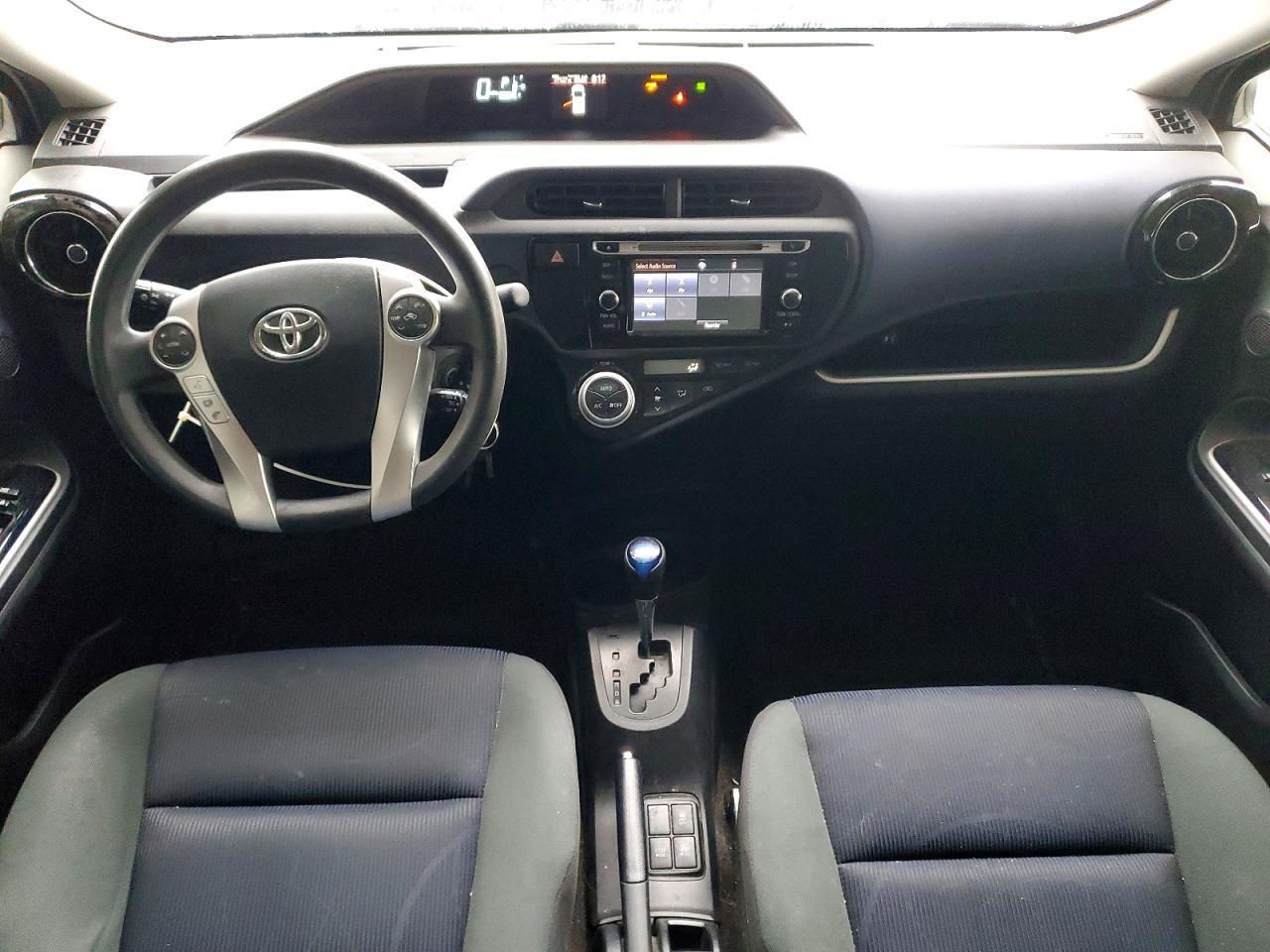 2015 TOYOTA Prius c