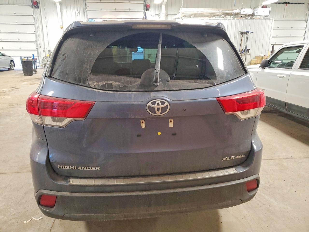 2017 TOYOTA HIGHLANDER