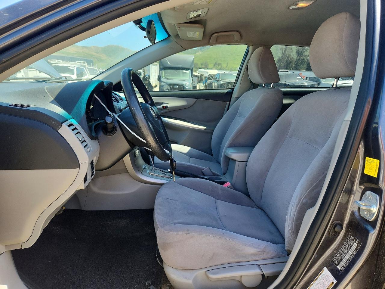 2011 TOYOTA COROLLA
