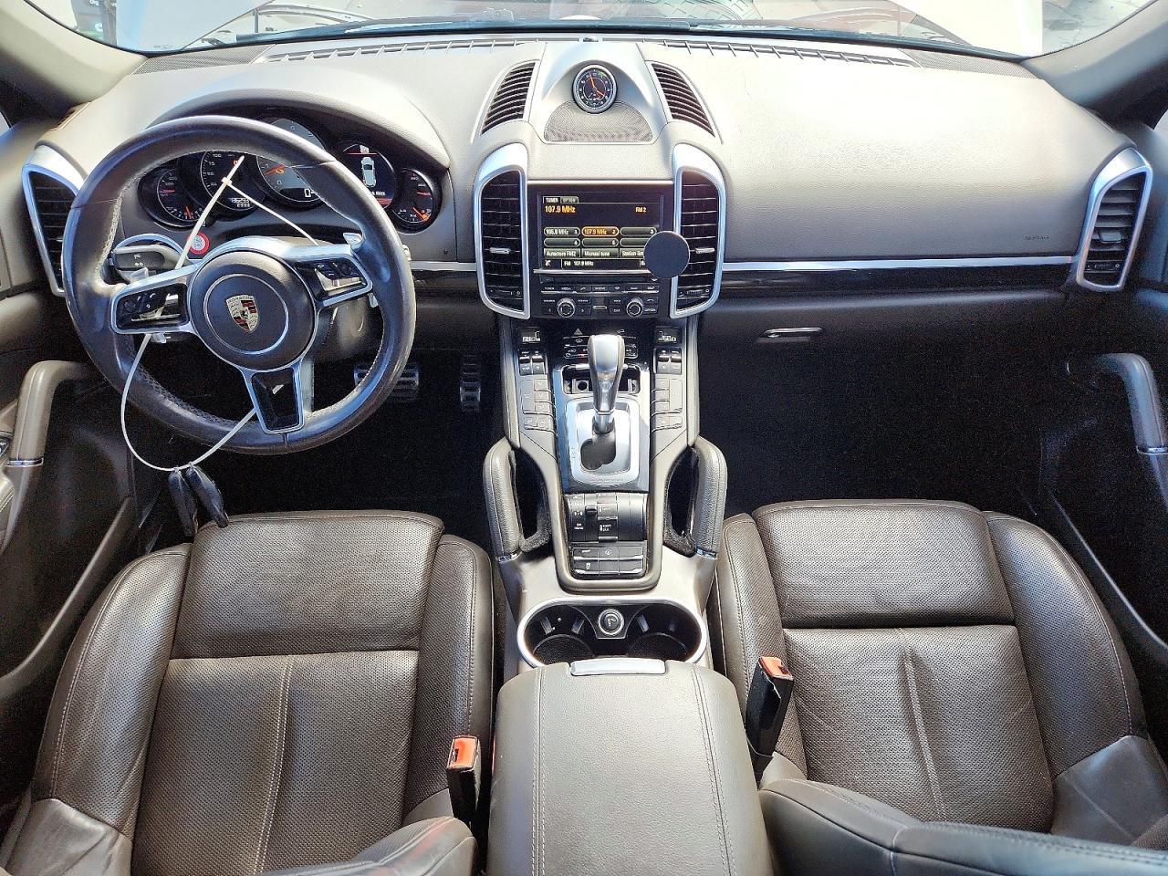 2016 PORSCHE CAYENNE