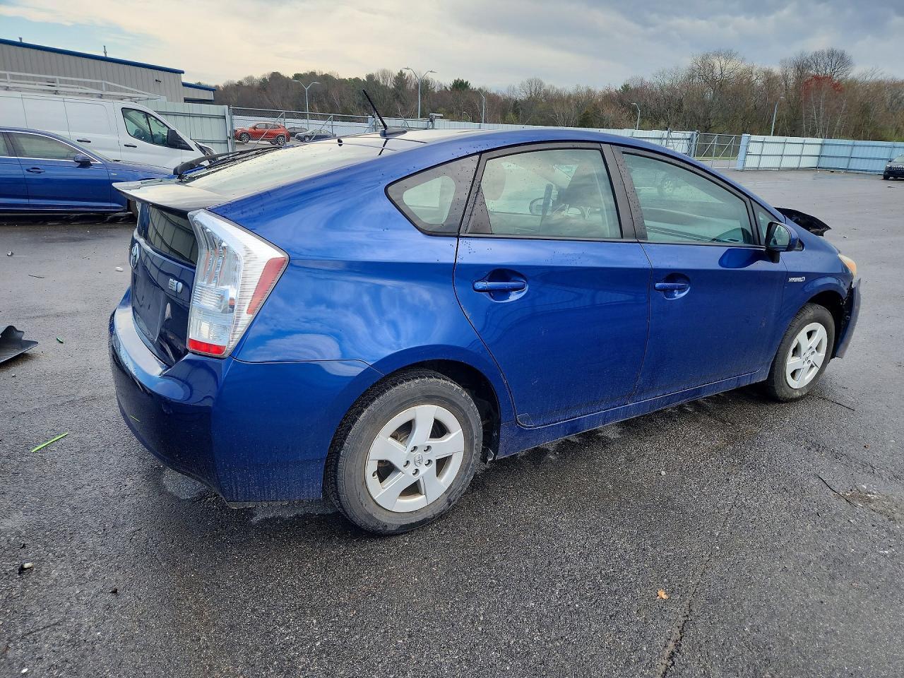 2011 TOYOTA PRIUS