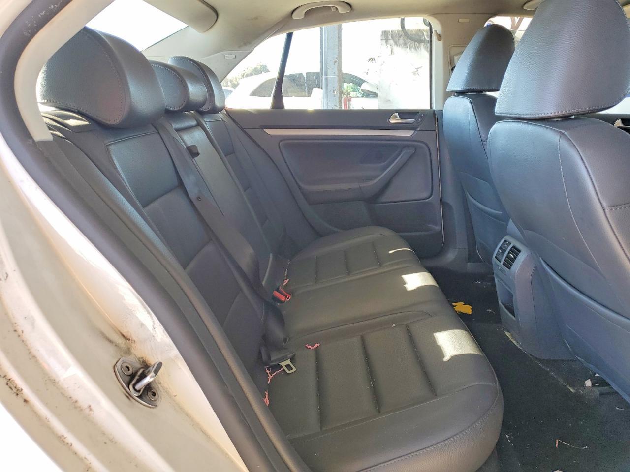 2009 VOLKSWAGEN JETTA