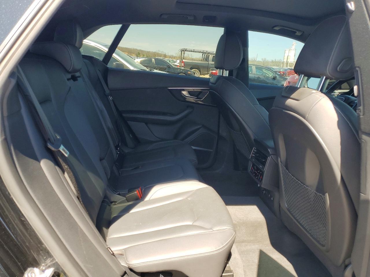 2022 AUDI Q8