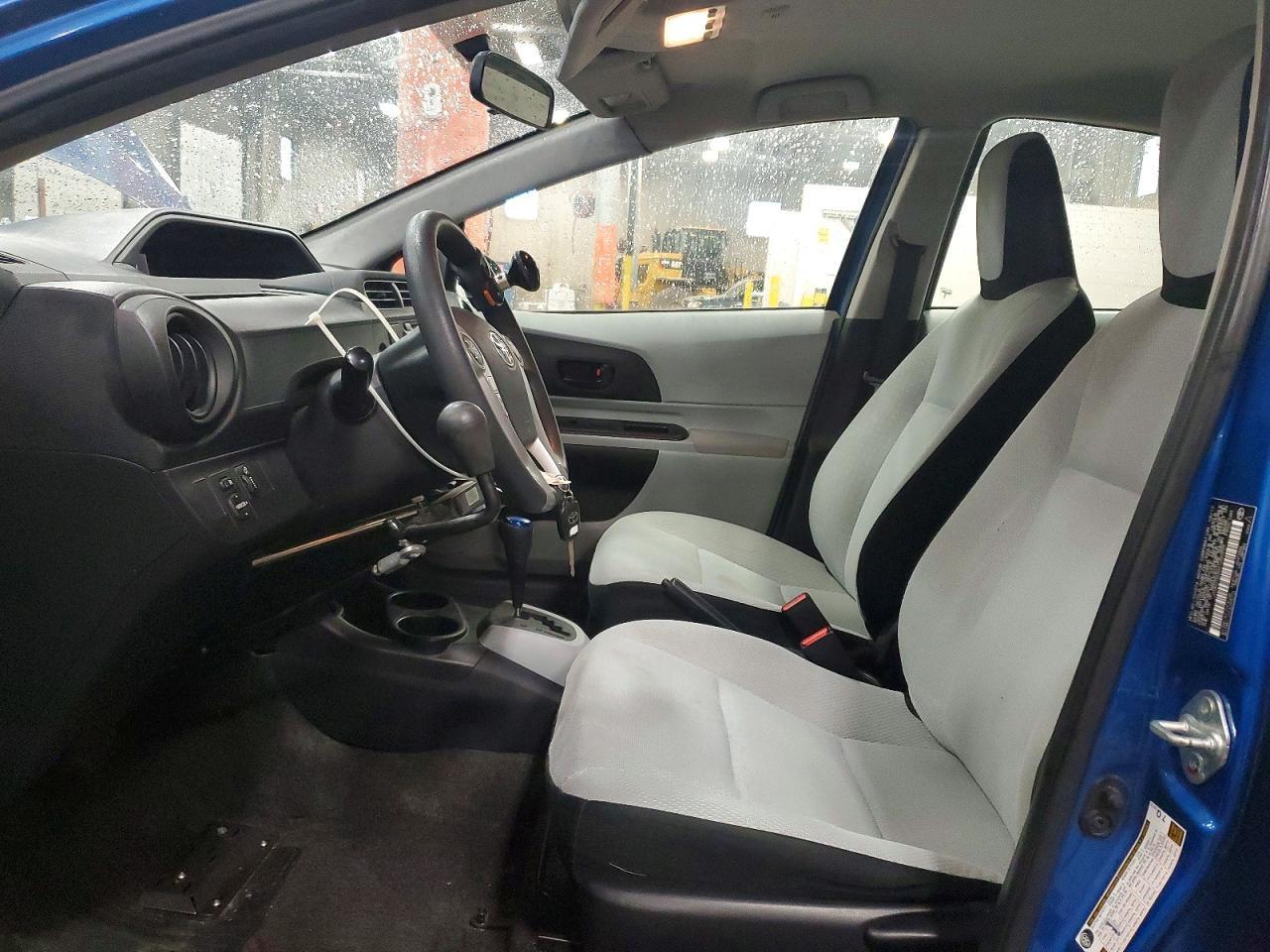 2013 TOYOTA Prius c