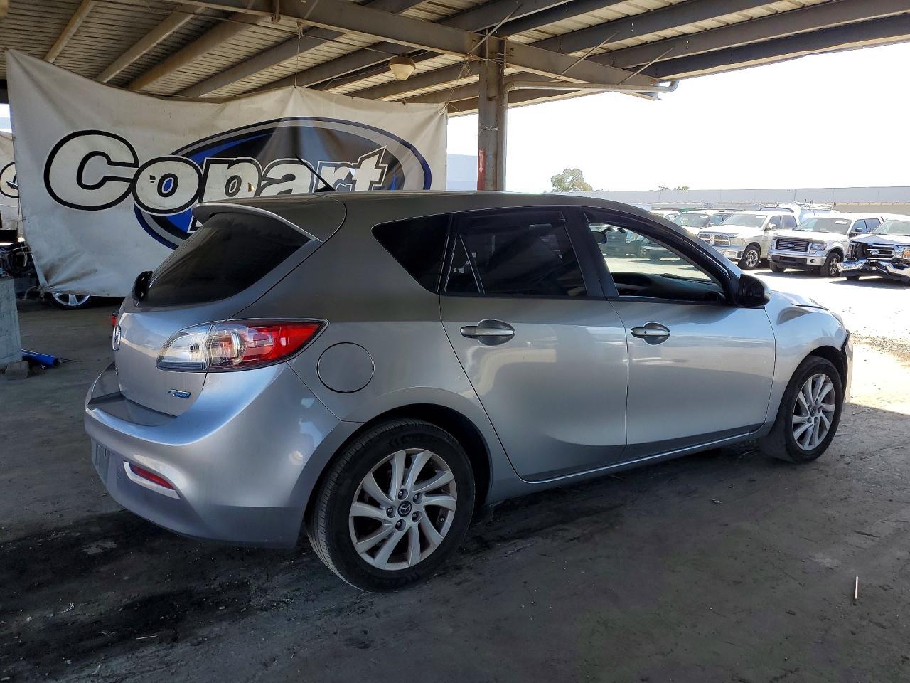 2013 MAZDA 3