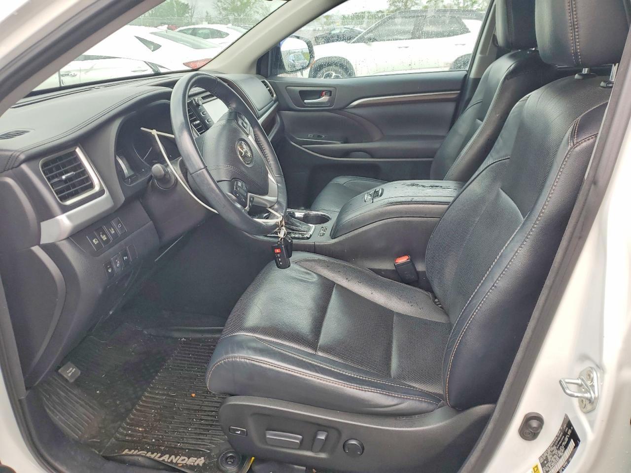 2016 TOYOTA HIGHLANDER