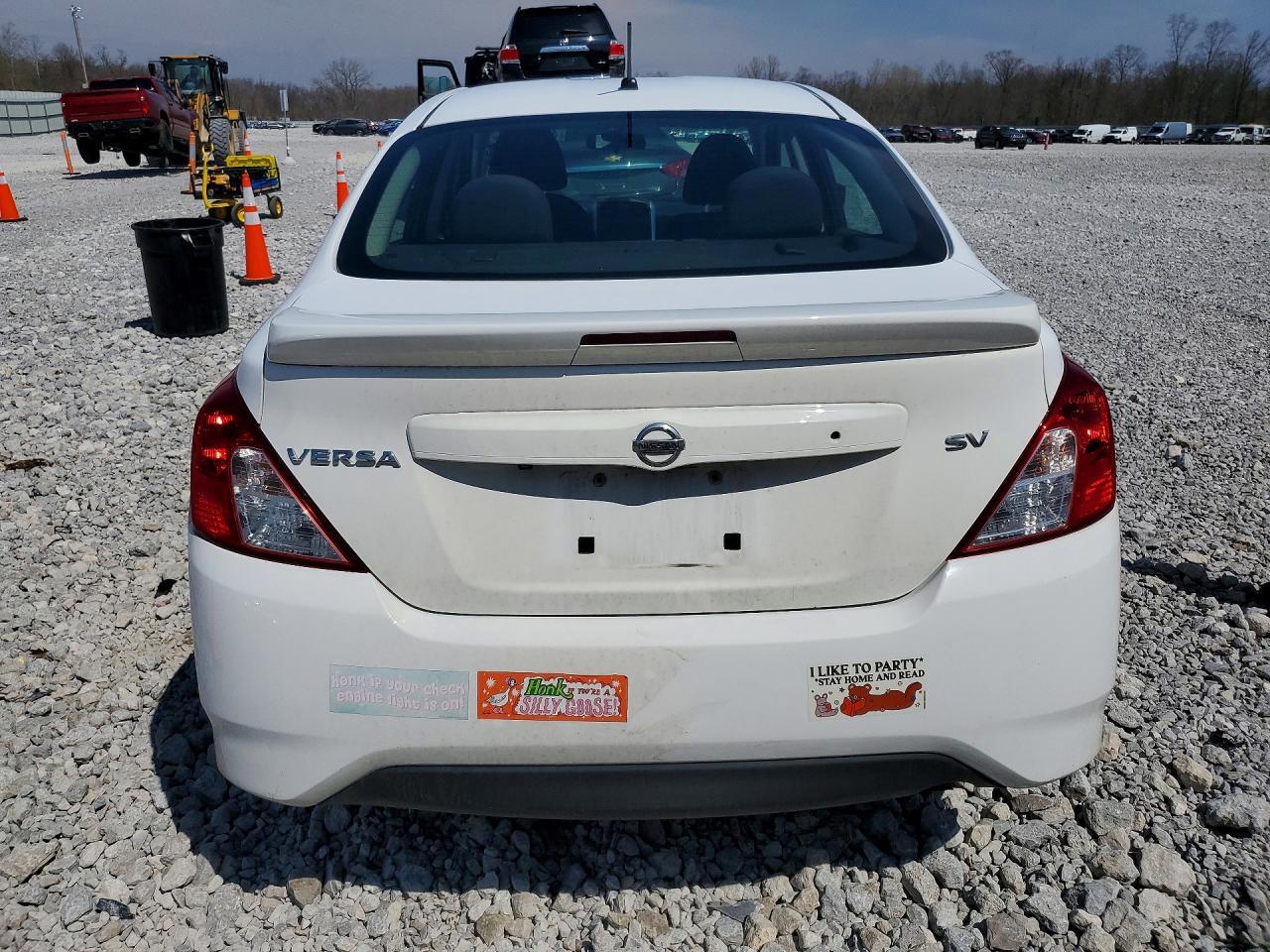 2018 NISSAN VERSA