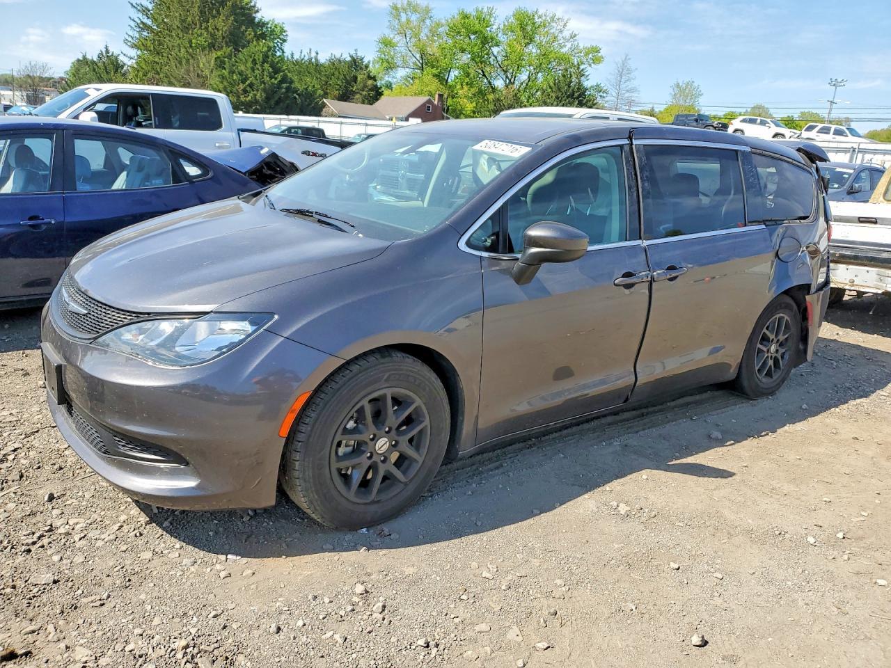 2022 CHRYSLER Voyager