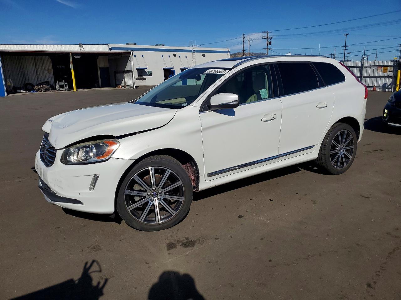 2016 VOLVO XC60
