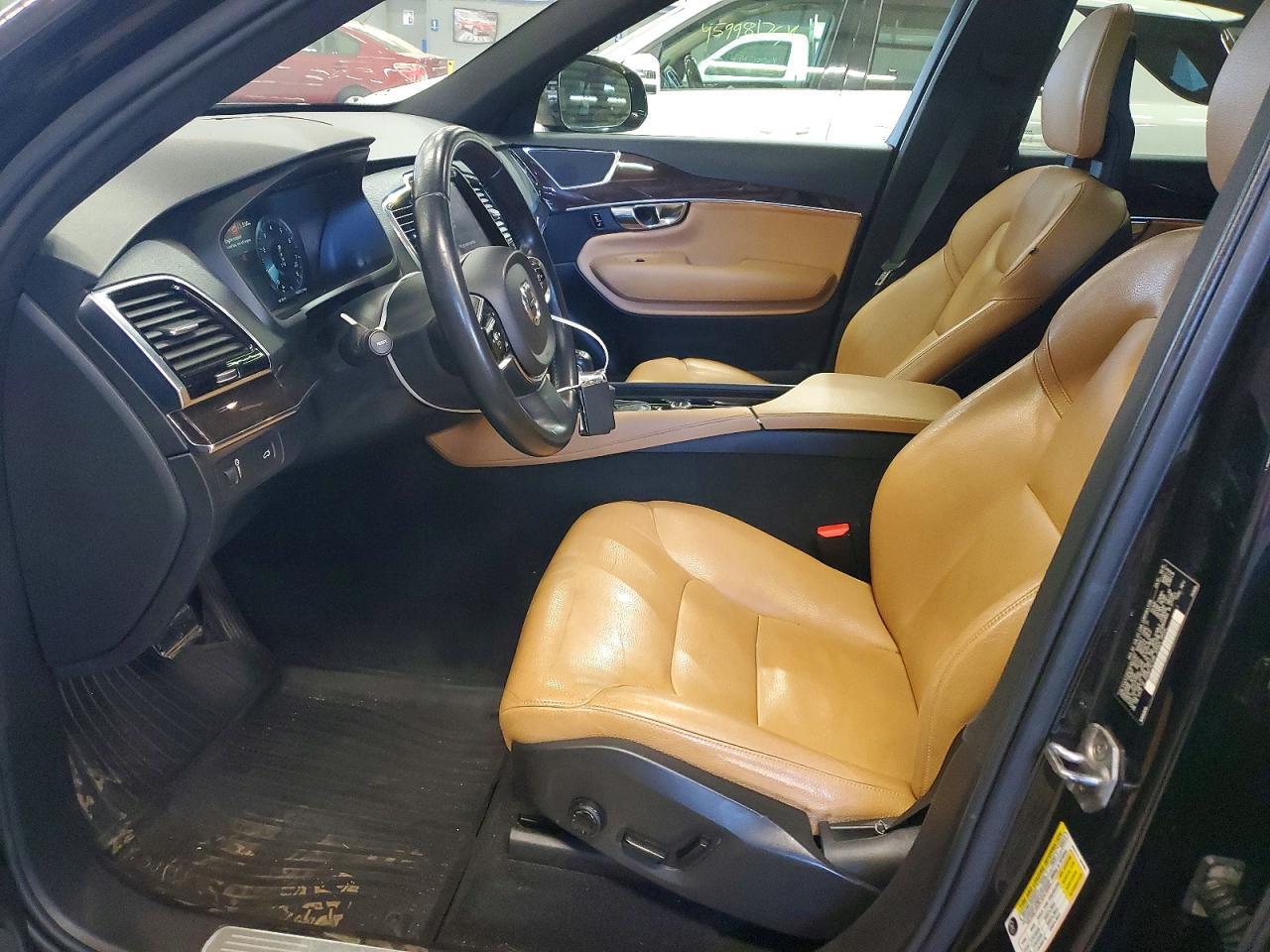 2016 VOLVO XC90