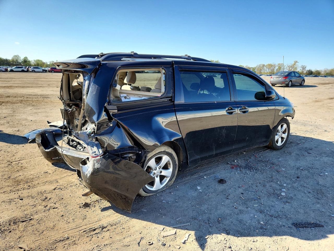 2014 TOYOTA SIENNA