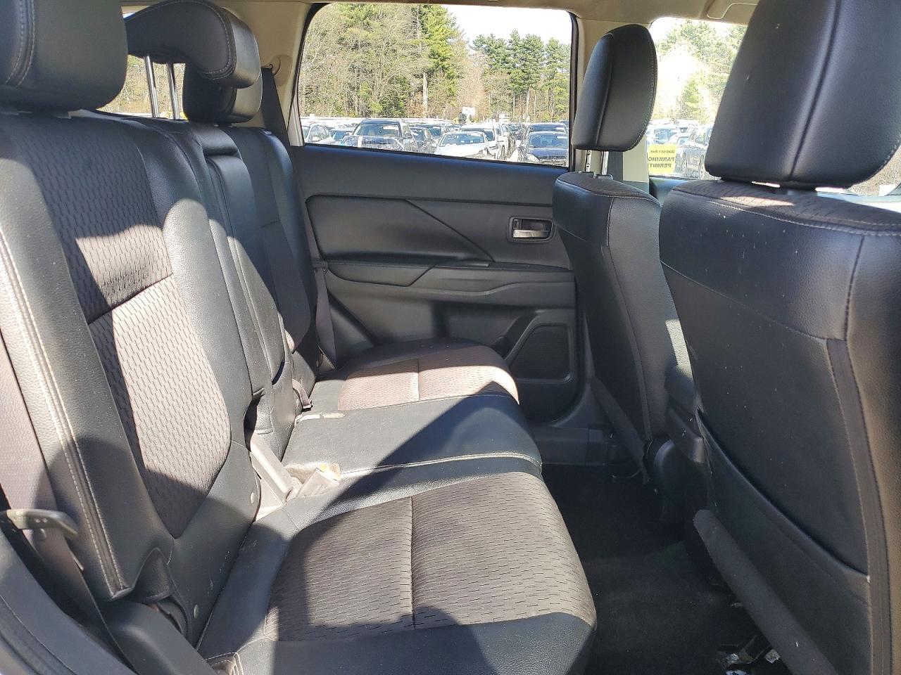 2015 MITSUBISHI outlander
